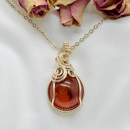 14K Gold Filled Barnsteen Hanger, Handgemaakt Sieraad met Betekenis