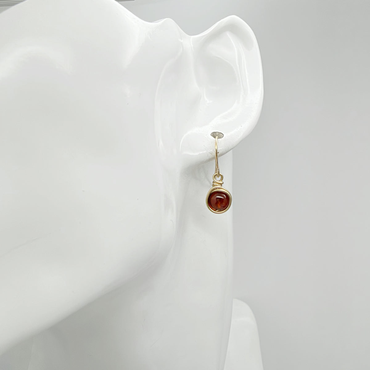 14k gold filled oorbellen met hessoniet granaat