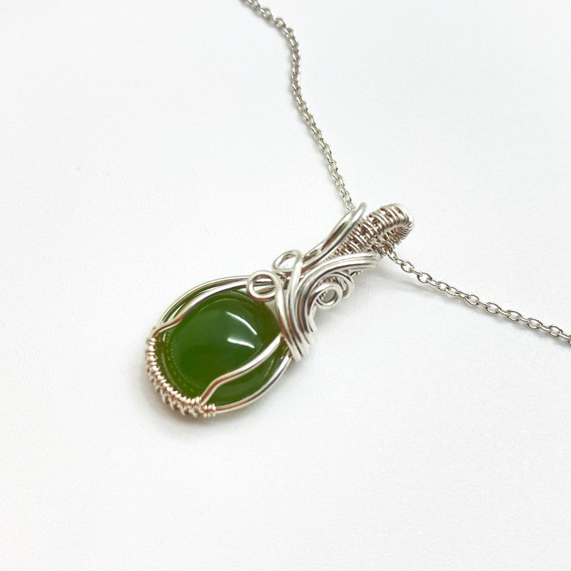 Sterling zilveren wire wrap hanger met groene Jade