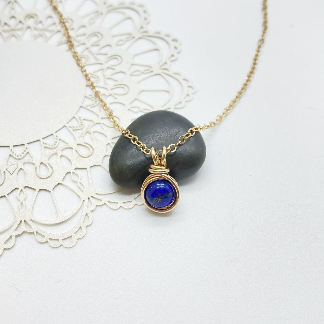 14k gold filled collier met Lapis Lazuli, Gouden collier met Lapis Lazuli