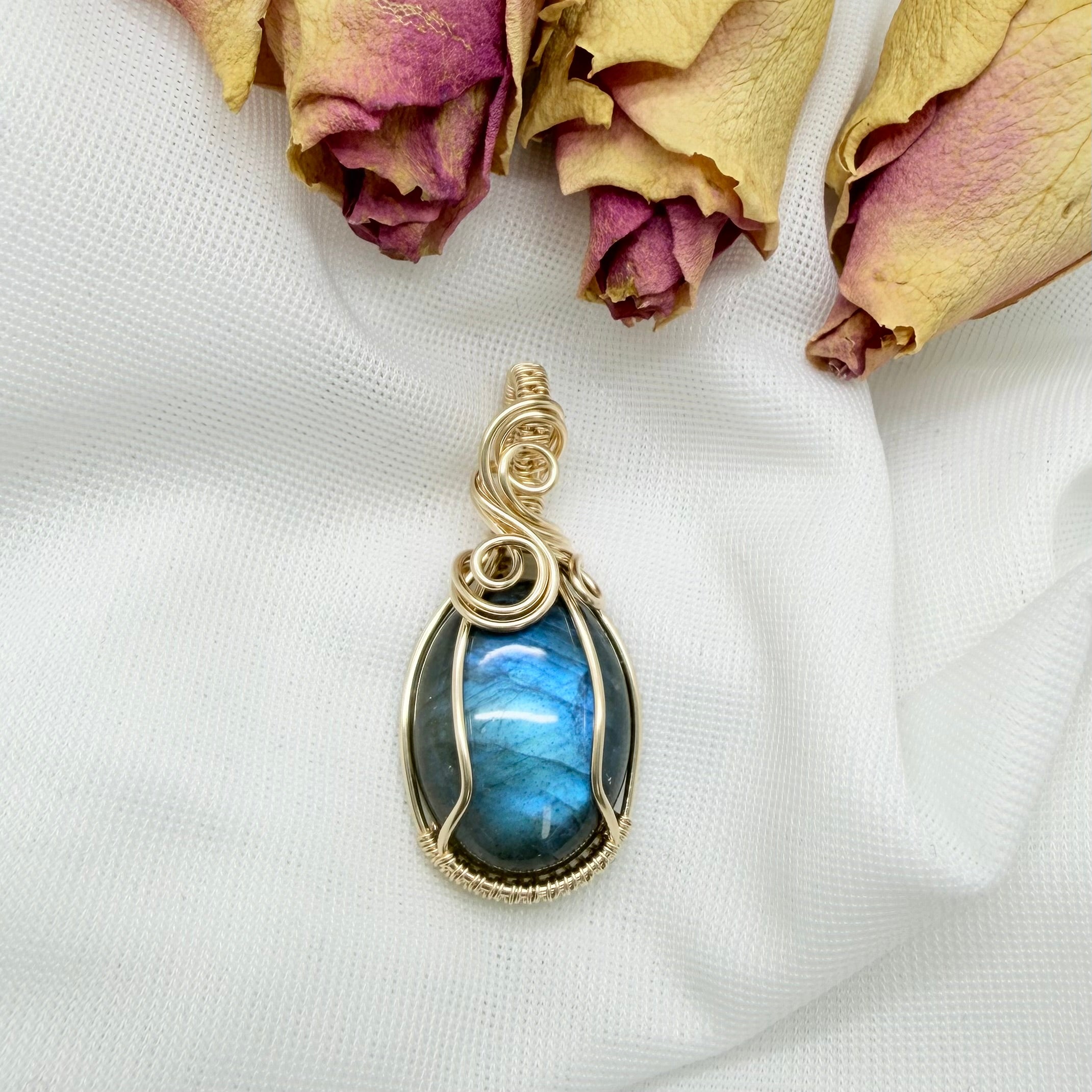 14k gold filled wire wrap hanger met labradoriet