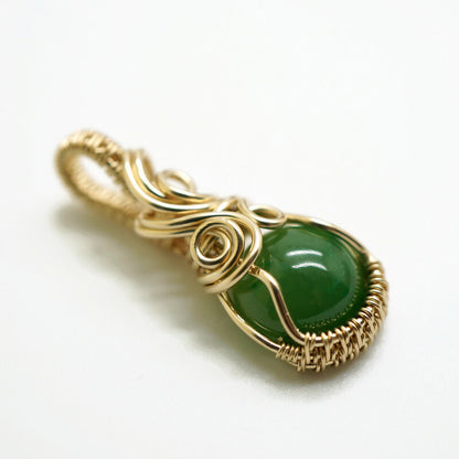 14k gold filled wire wrap hanger met nefriet jade