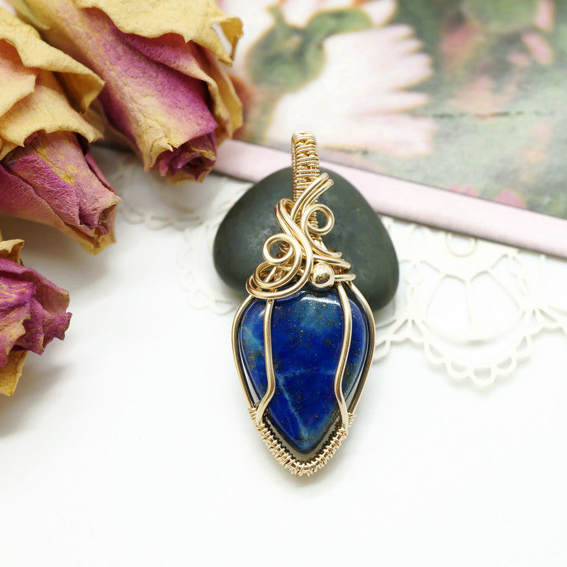 14k gold filled wire wrap hanger met Lapis Lazuli