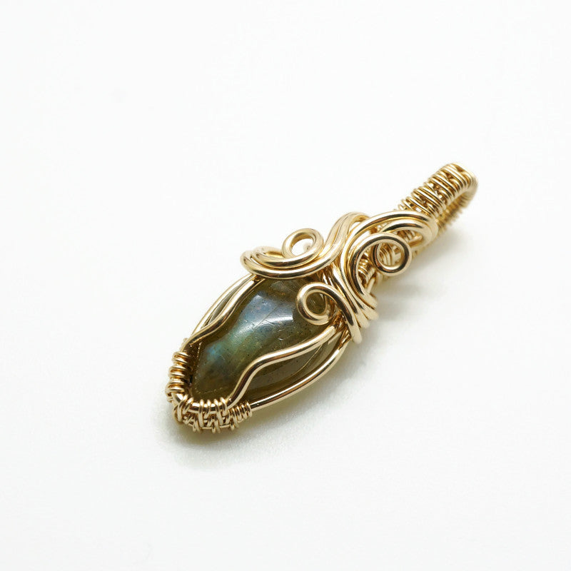 14k gold filled wire wrap hanger met labradoriet