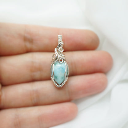 Sterling zilveren wire wrap hanger met Larimar