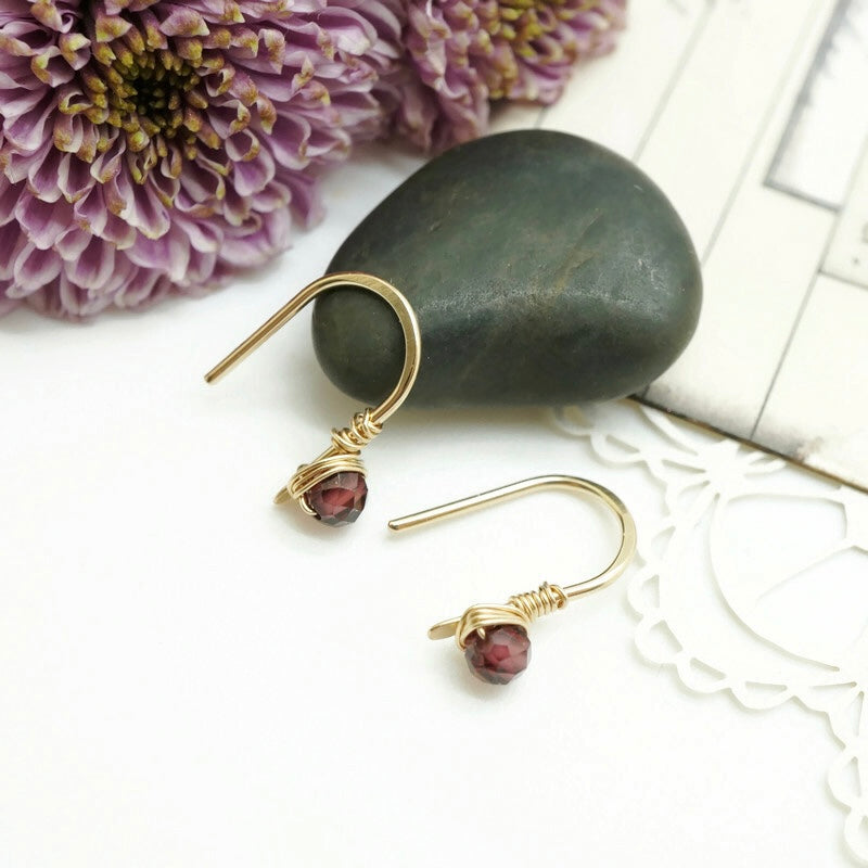 Minimalistische oorbellen - 14K gold filled - Met Rhodoliet Granaat