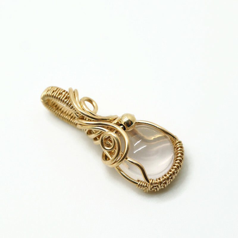 Handgemaakte 14k Gold Filled Wire Wrap Hanger met Zachtroze Rozenkwarts