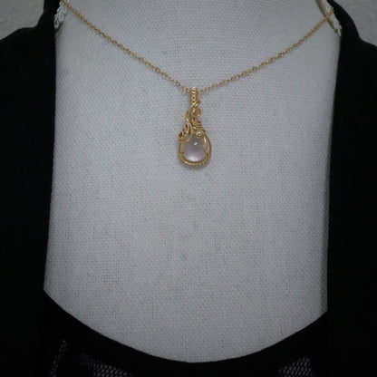 Handgemaakte 14k Gold Filled Wire Wrap Hanger met Zachtroze Rozenkwarts