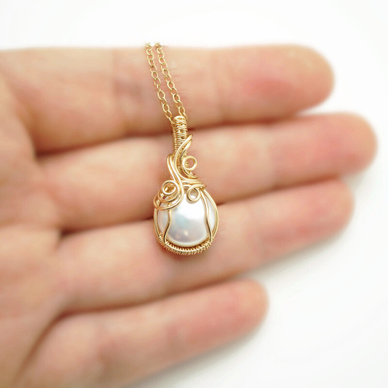 Gouden hanger met parel - 14k gold filled wire wrap hanger met zoetwaterparel