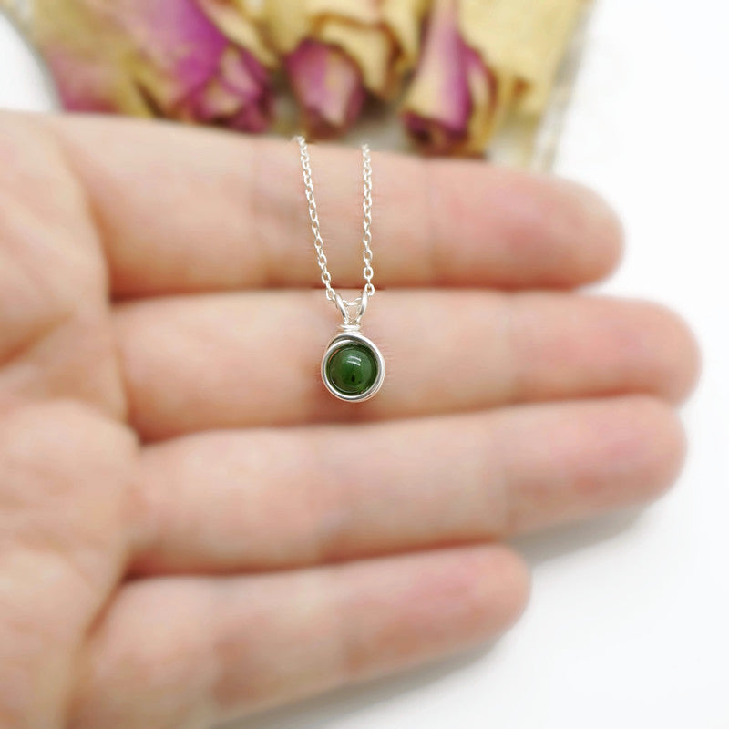 Zilveren ketting met groene Nefriet jade