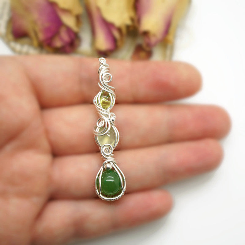 Zilveren hanger met jade, prehniet en peridoot
