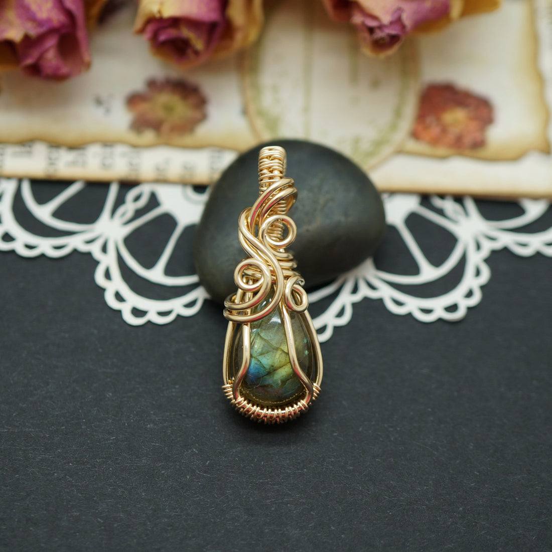 14k gold filled hanger met Labradoriet