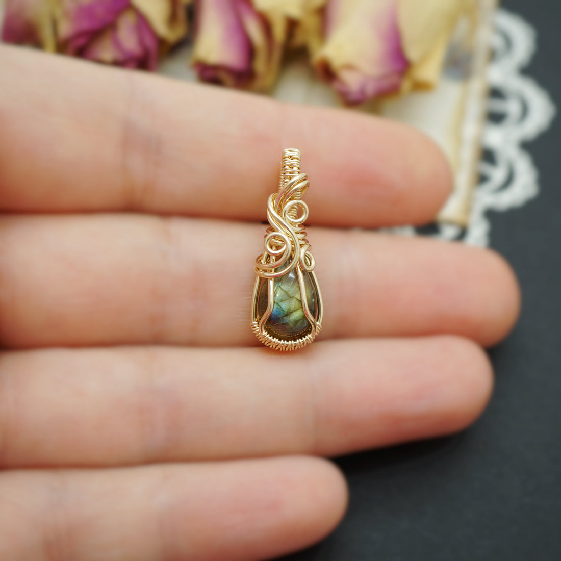 14k gold filled hanger met Labradoriet