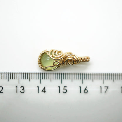 14k gold filled wire wrap hanger met Prehniet