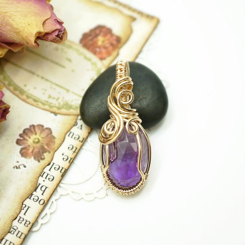14k gold filled wire wrap hanger met amethist