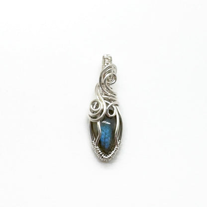 Sterling zilveren wire wrap hanger met labradoriet
