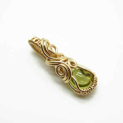 14k Gold Filled Hanger met Groene Peridoot – Handgemaakt en Uniek