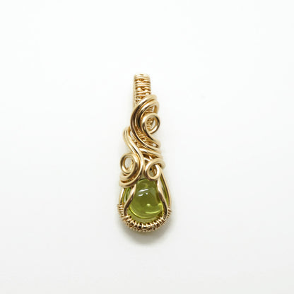 14k Gold Filled Hanger met Groene Peridoot – Handgemaakt en Uniek