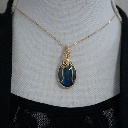 14k gold filled wire wrap hanger met labradoriet