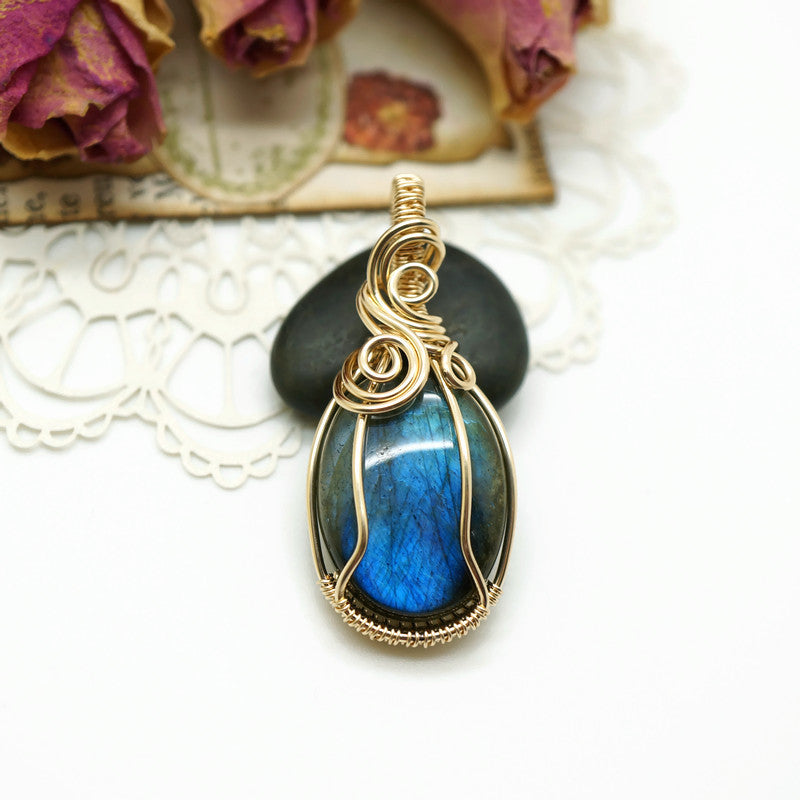14k gold filled wire wrap hanger met labradoriet