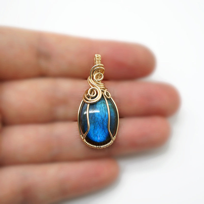 14k gold filled wire wrap hanger met labradoriet