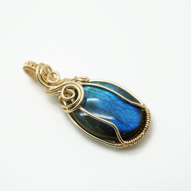 14k gold filled wire wrap hanger met labradoriet