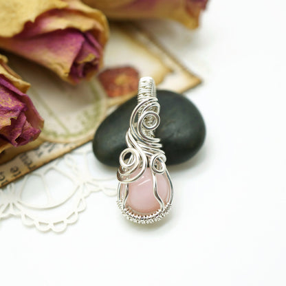 Sterling Zilveren Wire Wrap Hanger Met Roze Opaal