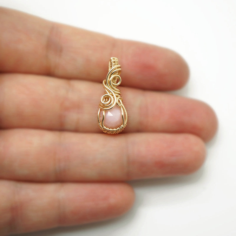 14k gold filled wire wrap hanger met roze opaal