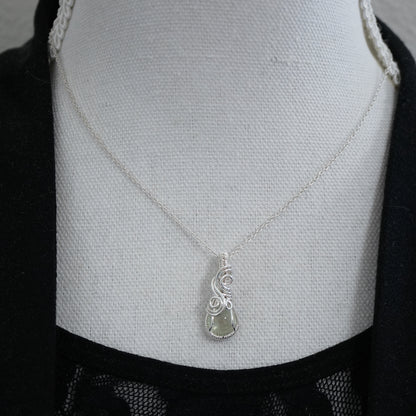 Sterling zilveren wire wrap hanger met Prehniet