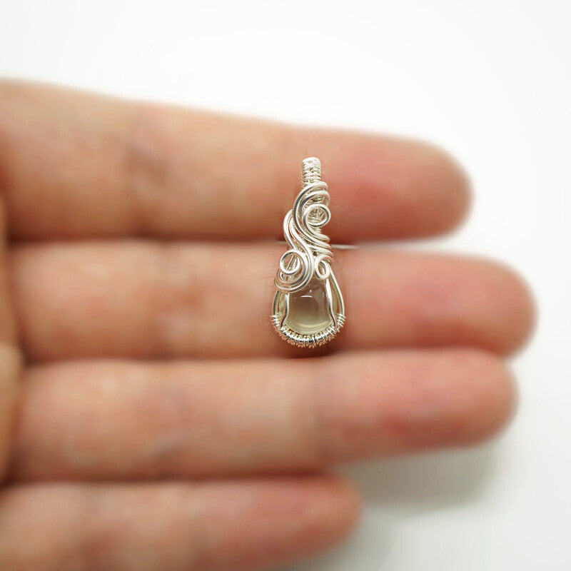 Sterling zilveren wire wrap hanger met Prehniet