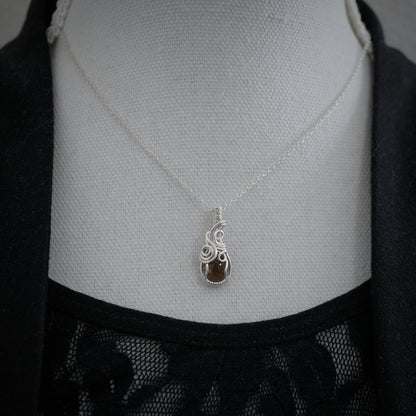 Sterling zilveren wire wrap hanger met rookkwarts – handgemaakt