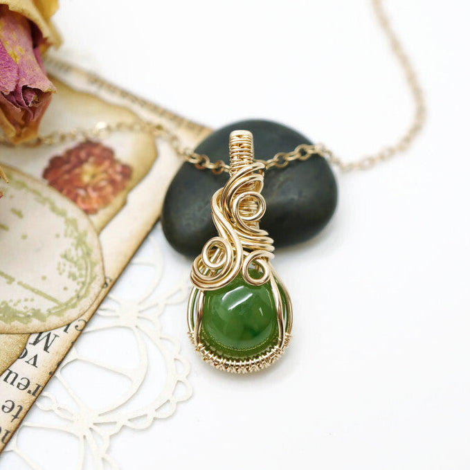 14k gold filled wire wrap hanger met nefriet jade