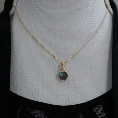 14k gold filled hanger met labradoriet