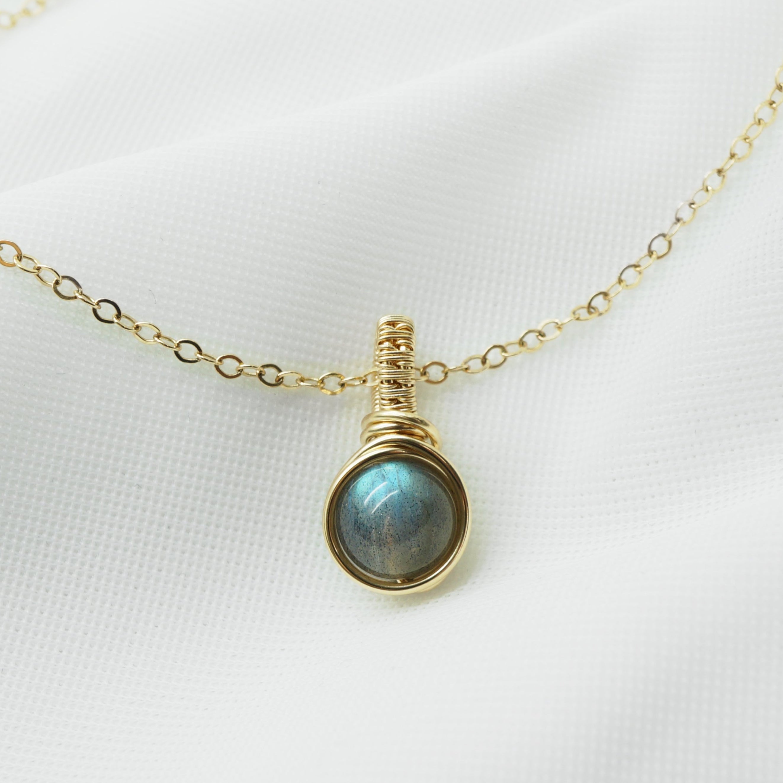 14k gold filled hanger met labradoriet