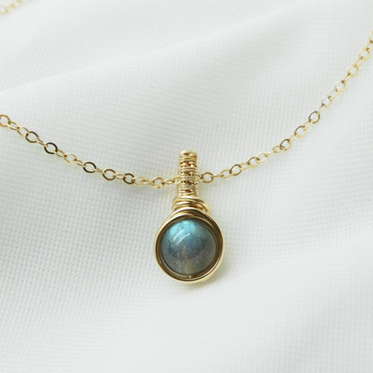 14k gold filled hanger met labradoriet