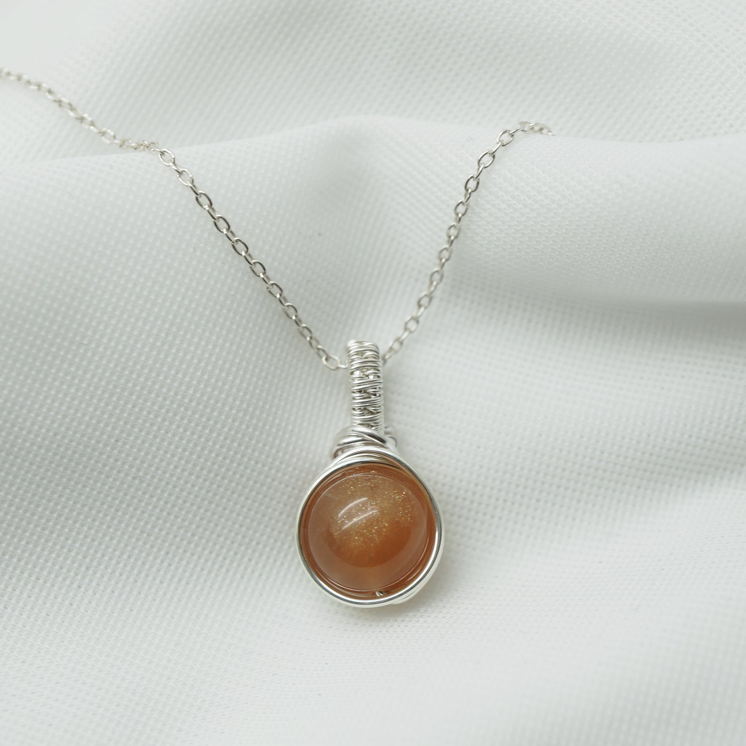 Sterling Zilveren Wire Wrap Hanger met Zonnesteen, Handgemaakt en Uniek
