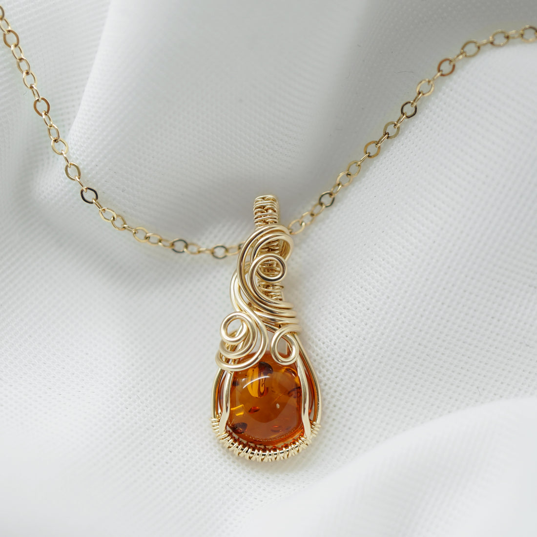 Ketting - Wire wrap hanger - 14K gold filled - Met barnsteen