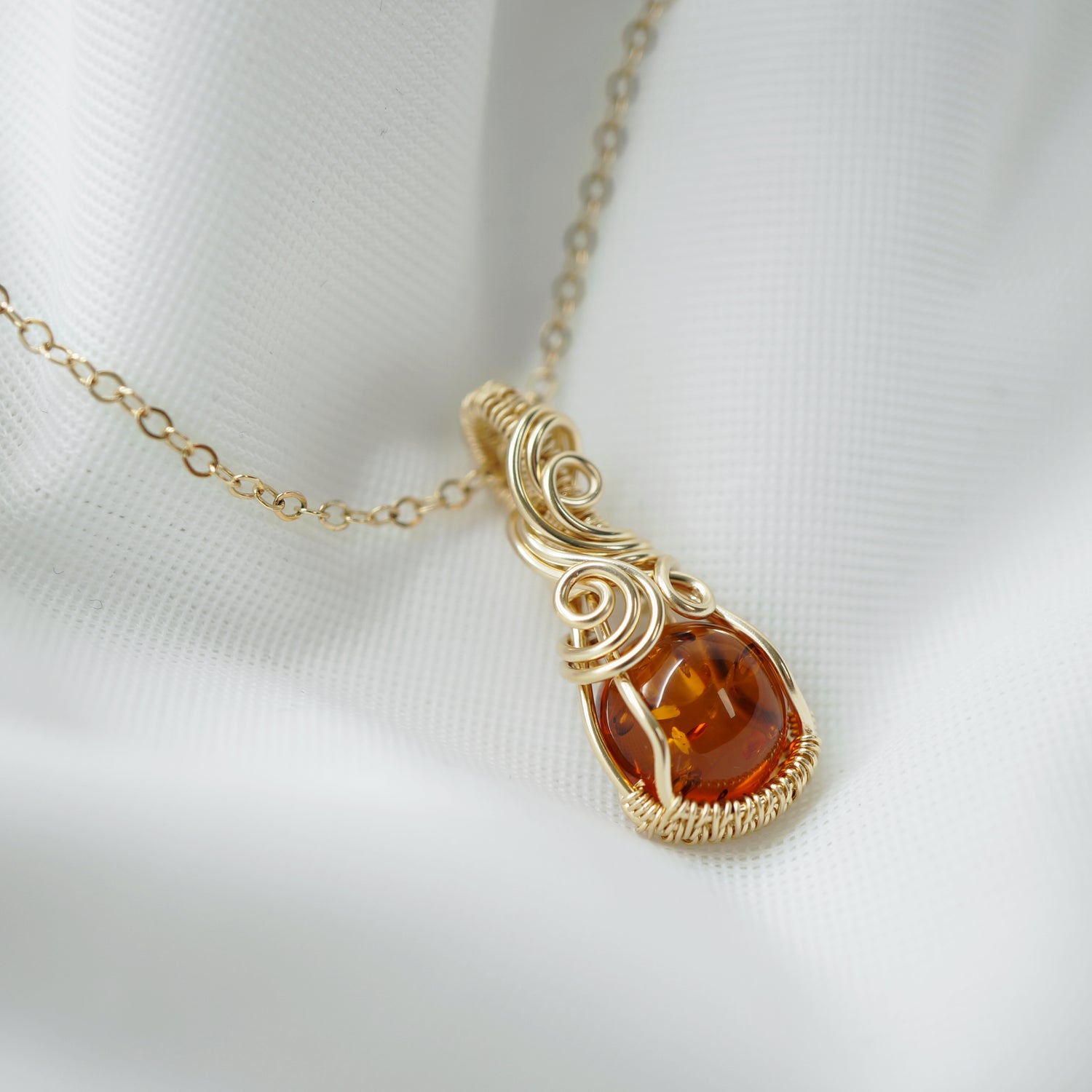 Ketting - Wire wrap hanger - 14K gold filled - Met barnsteen
