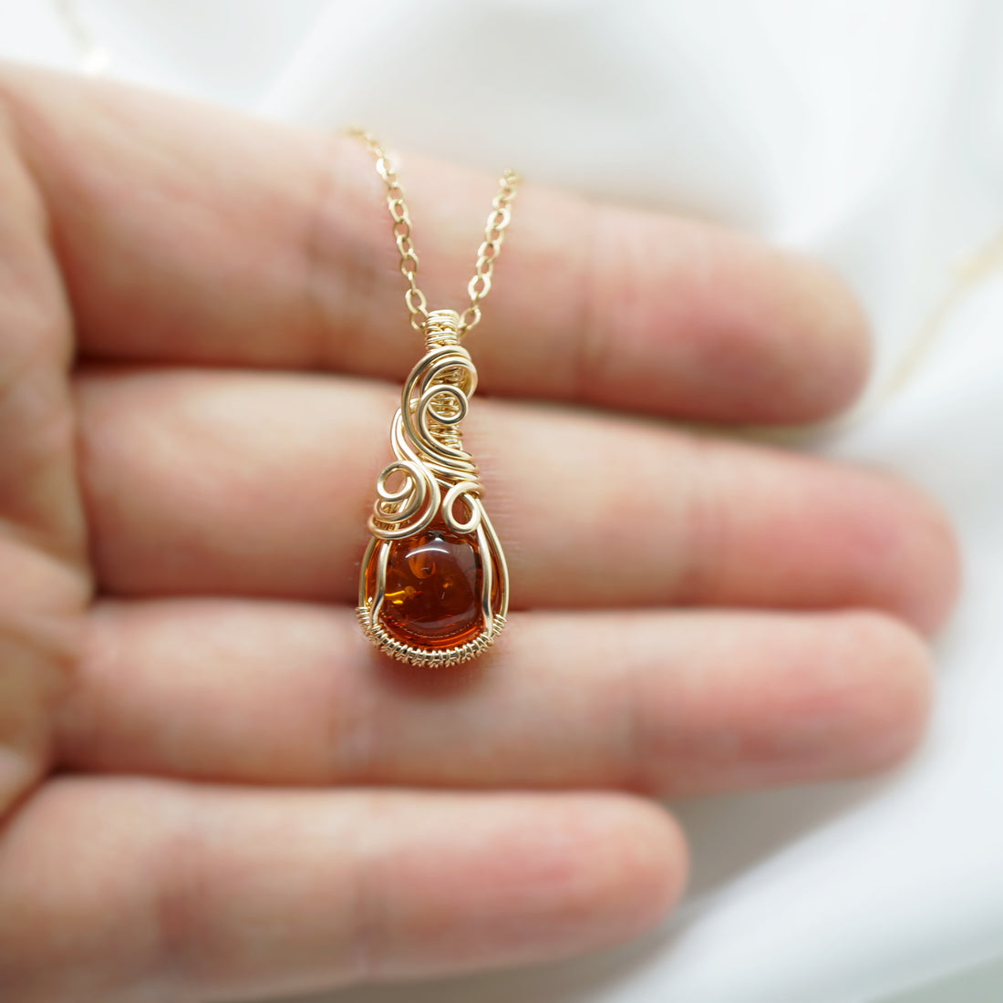 Ketting - Wire wrap hanger - 14K gold filled - Met barnsteen