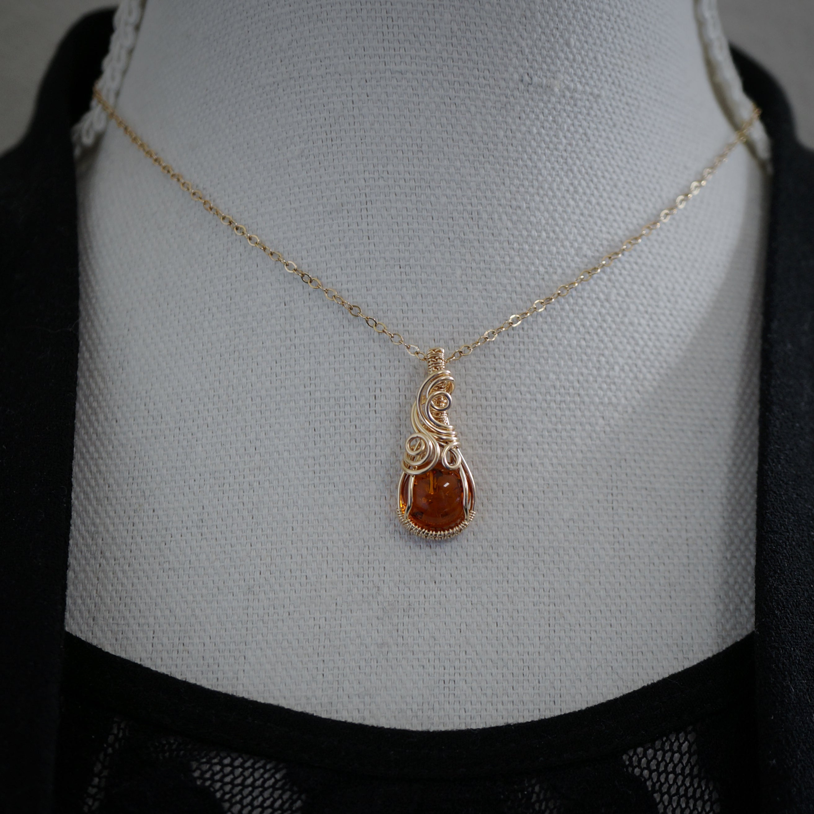 Ketting - Wire wrap hanger - 14K gold filled - Met barnsteen