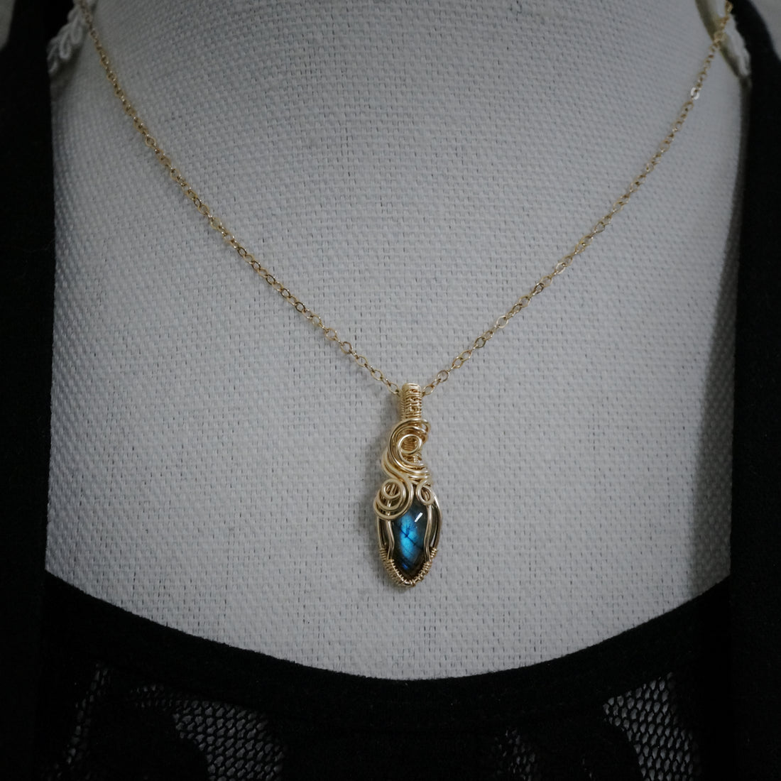 14k gold filled wire wrap hanger met labradoriet