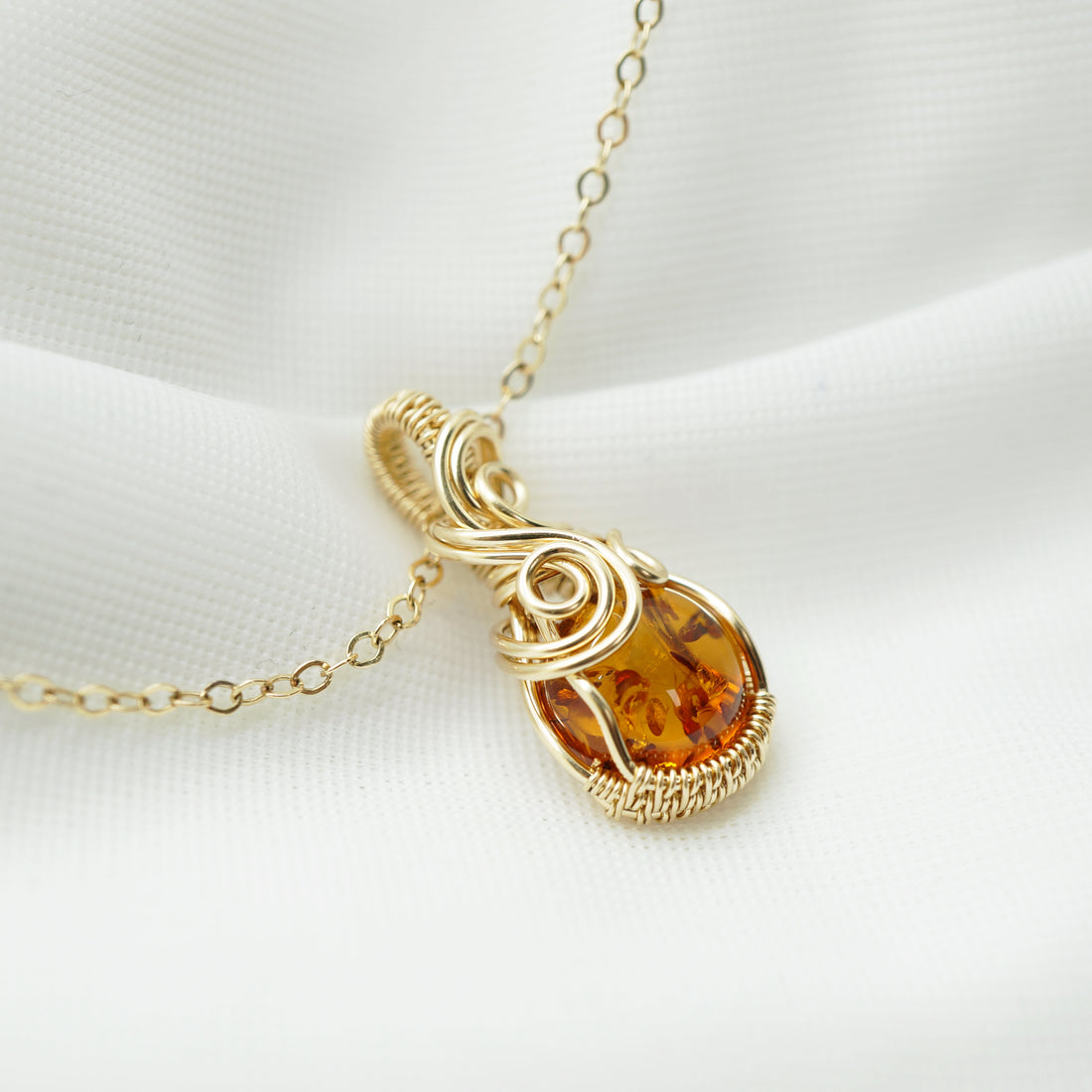 Ketting - Wire wrap hanger - 14K gold filled - Met barnsteen
