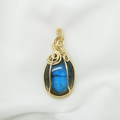 14k gold filled wire wrap hanger met labradoriet
