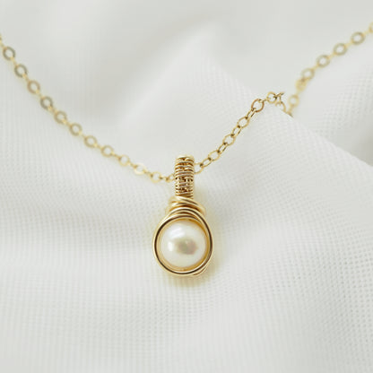 Zoetwaterparel hanger in 14k gold filled