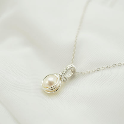 Zilveren wire wrap hanger met parel