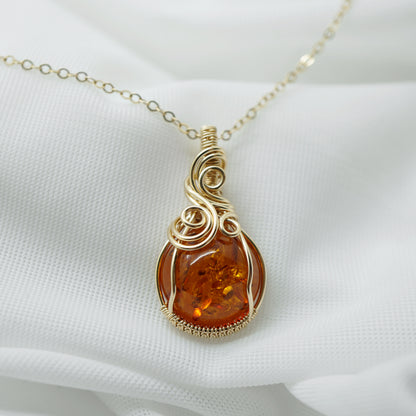 14K Gold Filled Barnsteen Hanger, Handgemaakt Sieraad met Betekenis