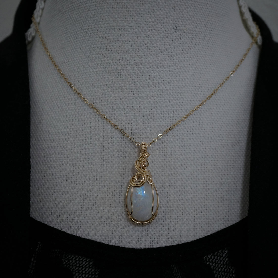 Hanger - 14K gold filled - Met regenboog maansteen