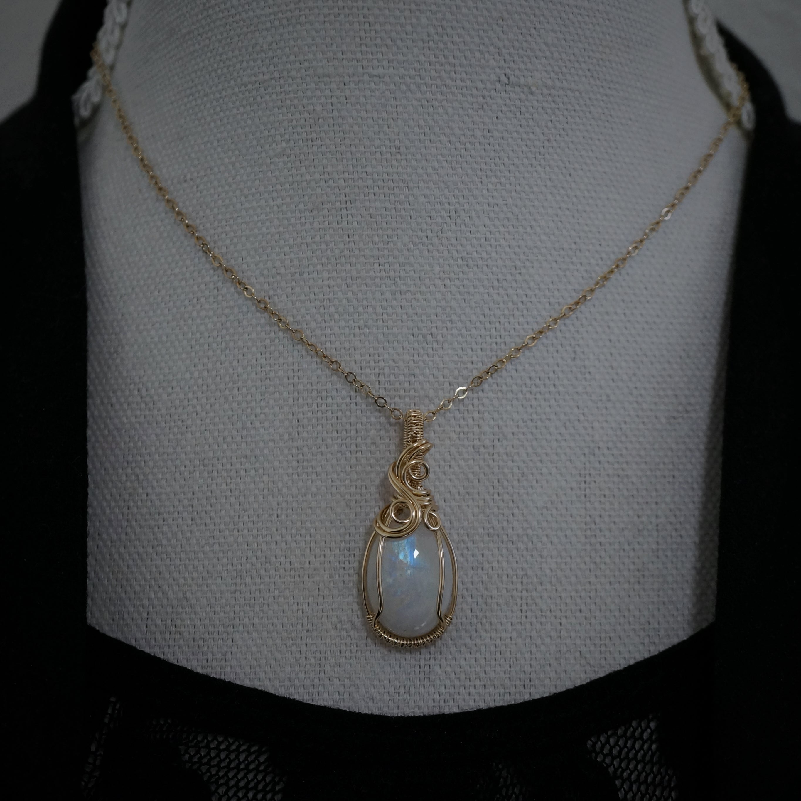 Hanger - 14K gold filled - Met regenboog maansteen