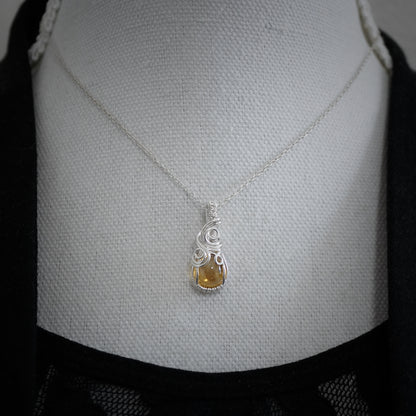 Sterling zilveren hanger met citrien