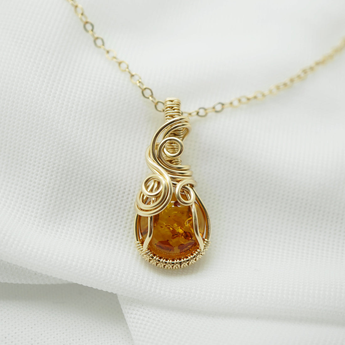 Ketting - Wire wrap hanger - 14K gold filled - Met barnsteen